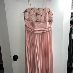 *NEW* never used Elegant formal pink dress